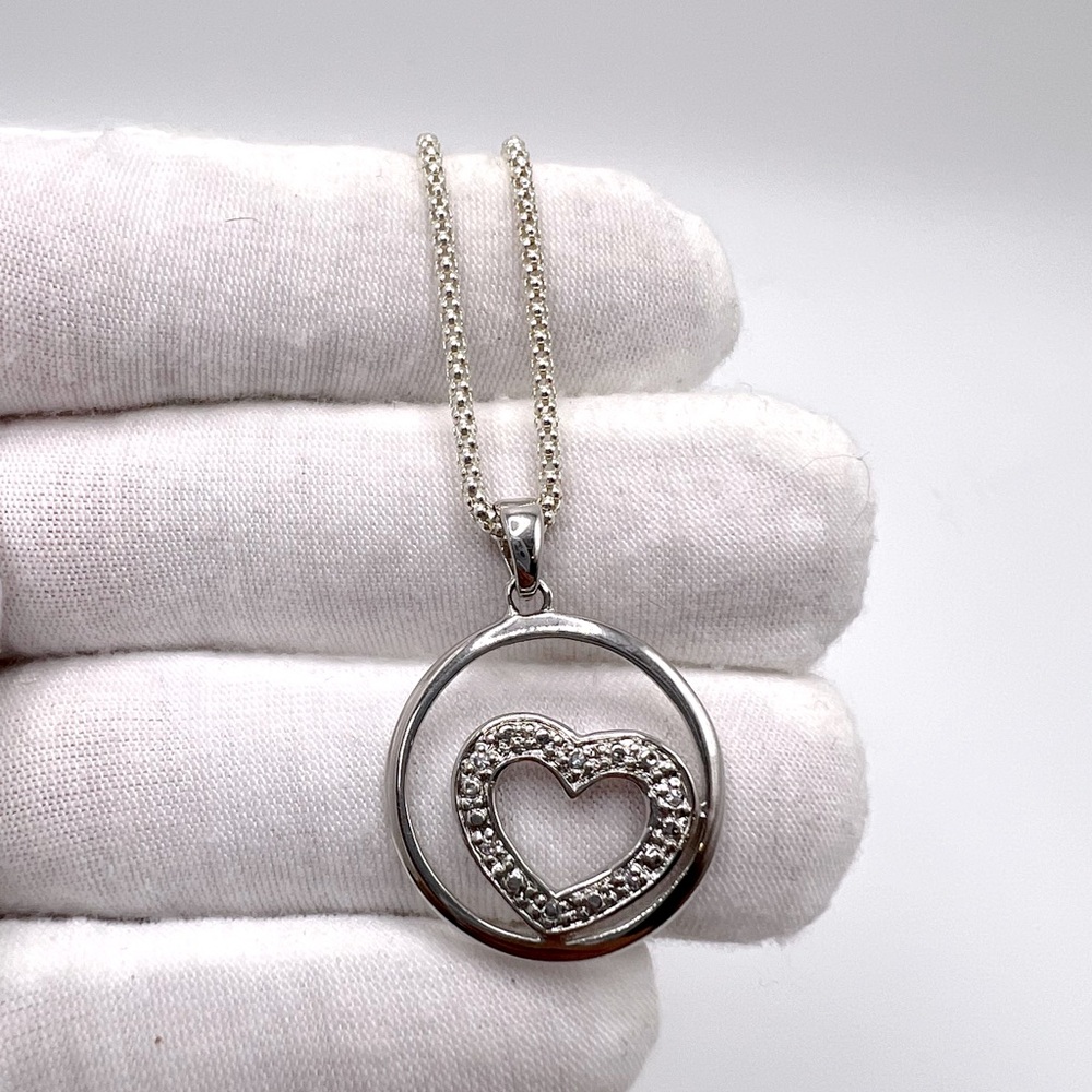.925 Sterling Silver Circle Heart Necklace